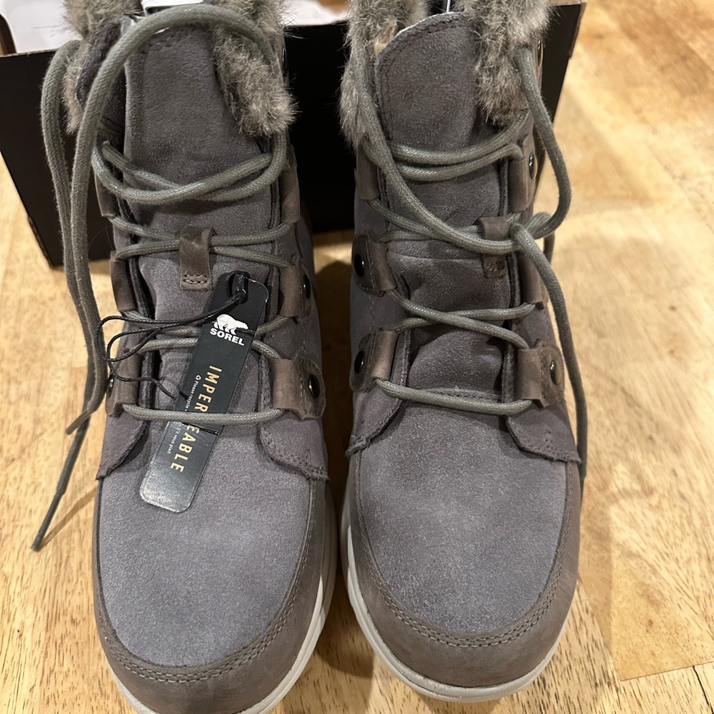 Women’s Sorel Explorer Joan Boot size 9.5